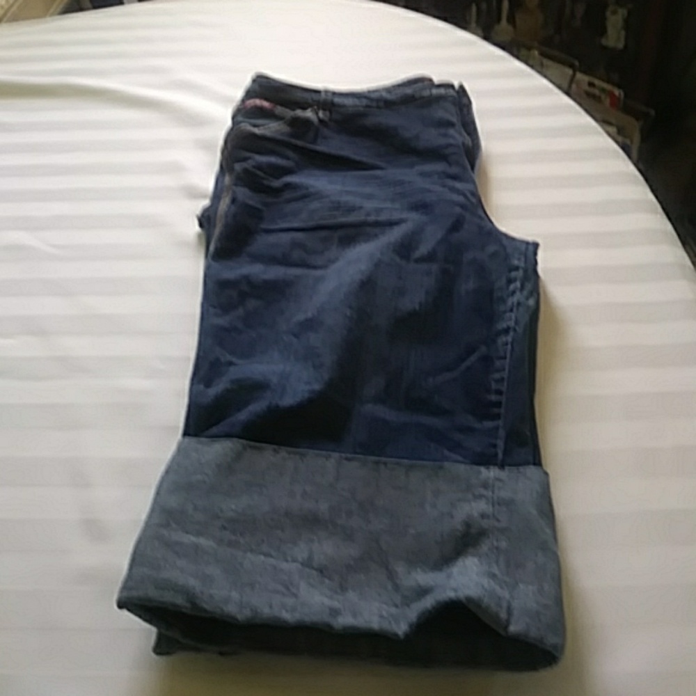 Jean - Picture 3 of 8
